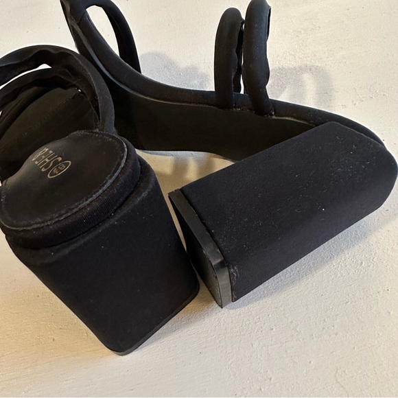 She & In Slip On Block Heeled Sandals - Black Size 8.5 - Picture 11 of 13